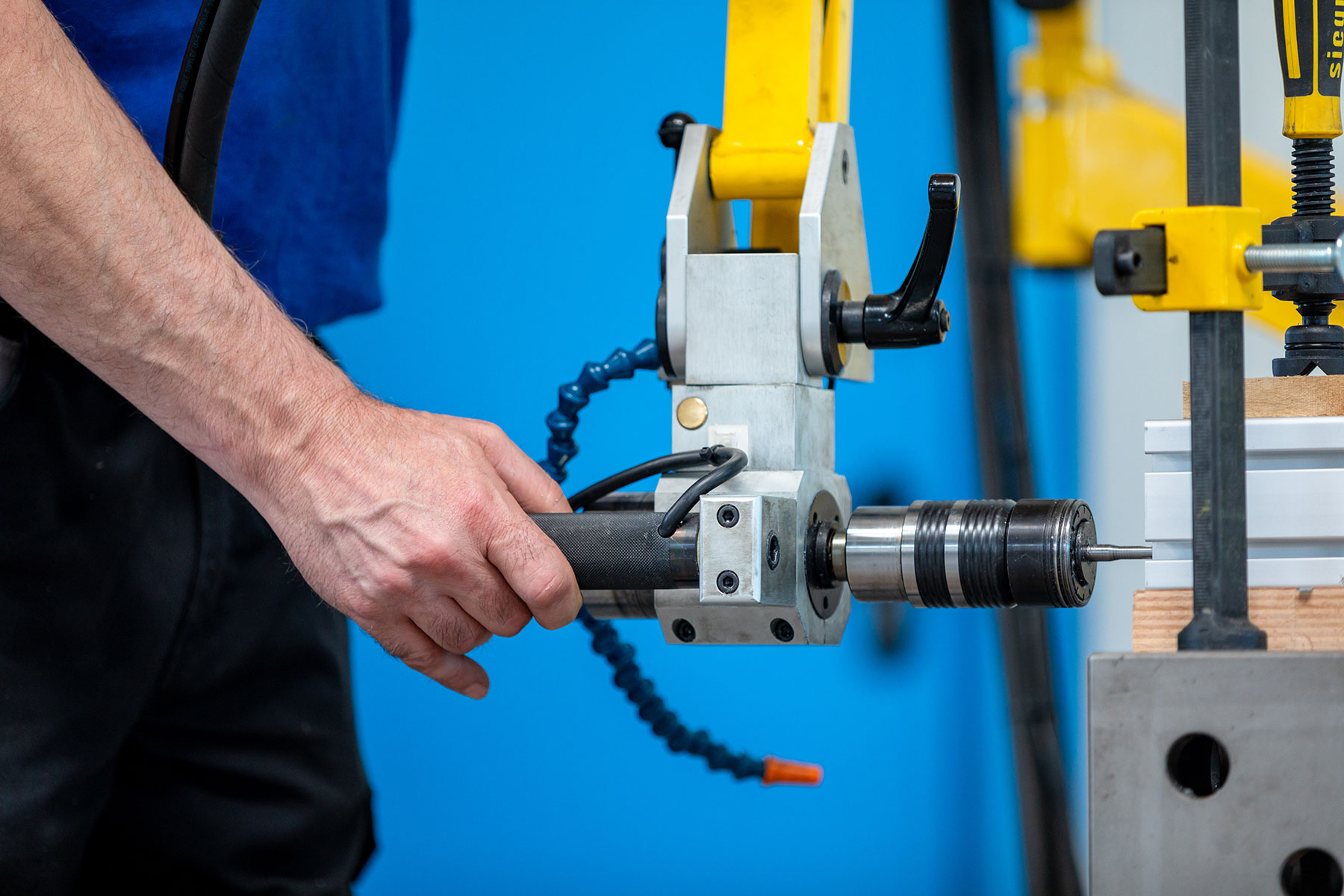 Leistungen-Inhalt Leistungen CNC-Fraese